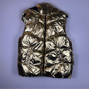 Love & Sports Women's Gold Puffer Vest
M (8-10) Water Resistant